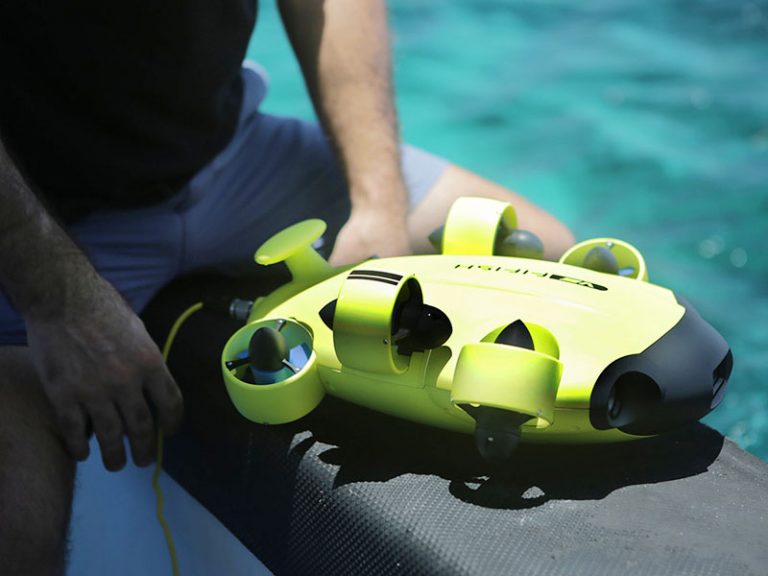 QYSEA Fifish V6 underwater drone